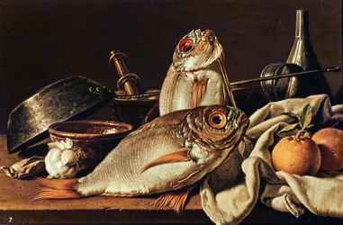 Stilleben av fisk, appelsiner og hvitløk